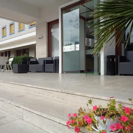 Siris Hotel